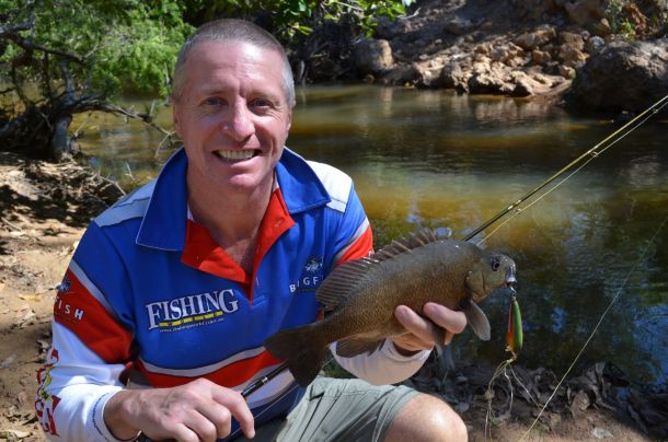 Fisho's Scott Thomas filming Bushy talking about Squidgy's new prawn lures.